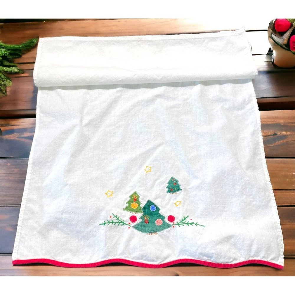 Vintage Christmas Tree Tea Towel Hand Embroidered 20" x 13" Scalloped Edge
